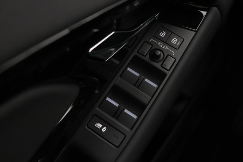 Land Rover Range Rover Evoque P270e PHEV Dynamic SE | Schuif/kanteldak | Black Pack | Cold Climate Pack | Meridian | 360 Camera | 20 Inch