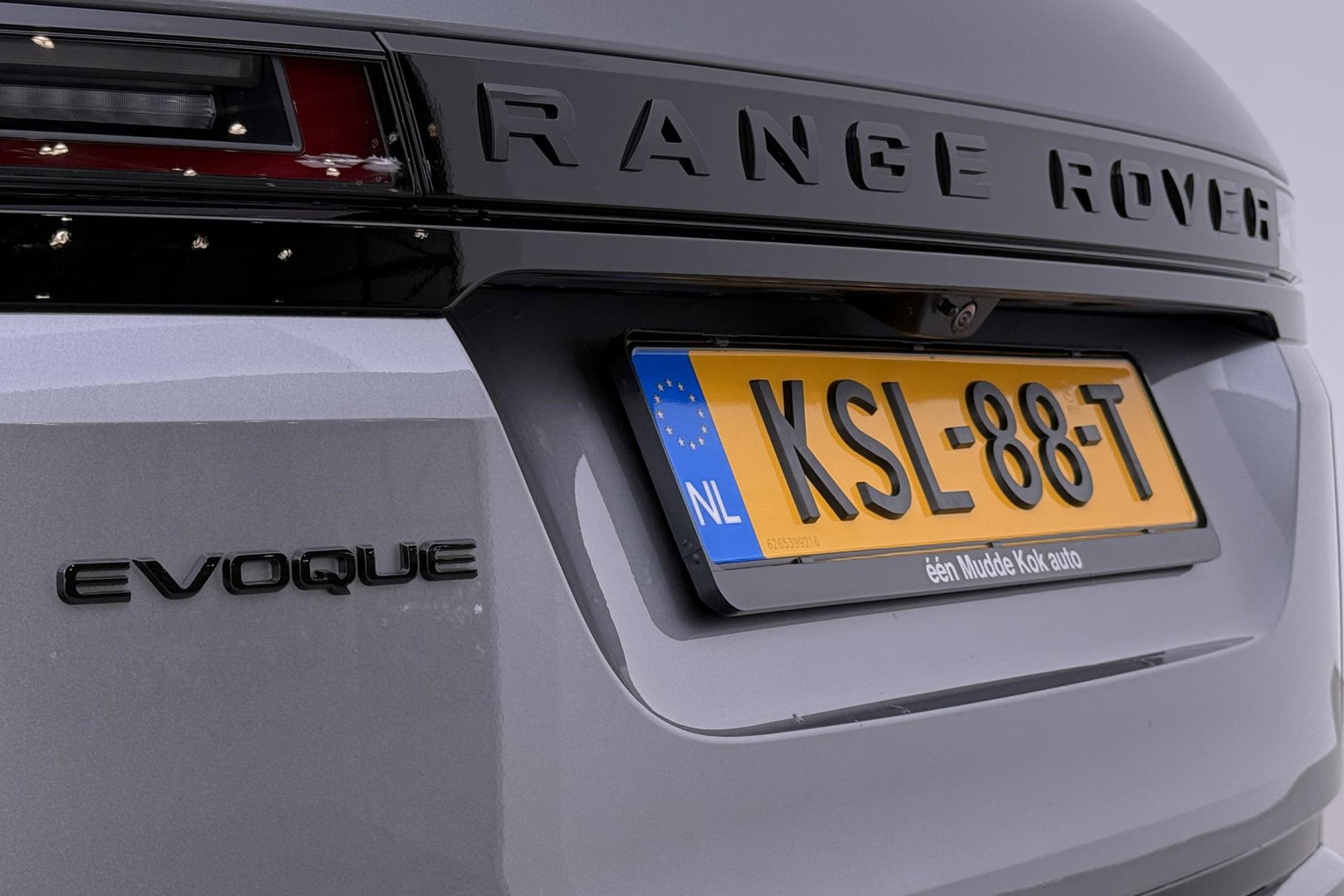 Land Rover Range Rover Evoque P270e PHEV Dynamic SE | Schuif/kanteldak | Black Pack | Cold Climate Pack | Meridian | 360 Camera | 20 Inch