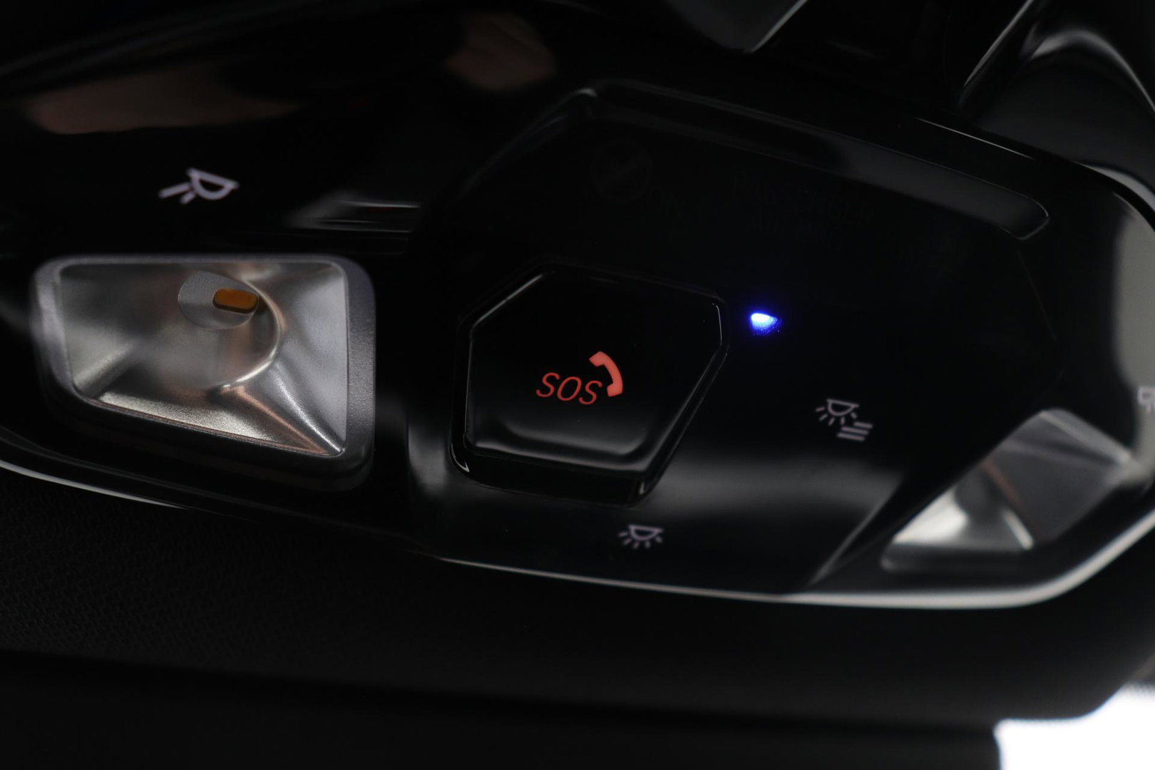 BMW X1 sDrive18i | M-Sport | Stoelverwarming | Camera | Apple Carplay | 18 Inch | Keyless