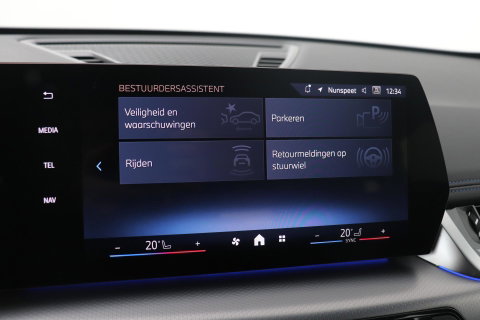 BMW X1 sDrive18i | M-Sport | Stoelverwarming | Camera | Apple Carplay | 18 Inch | Keyless