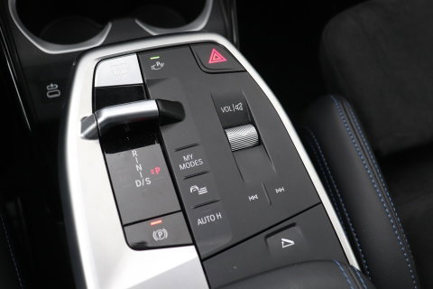 BMW X1 sDrive18i | M-Sport | Stoelverwarming | Camera | Apple Carplay | 18 Inch | Keyless