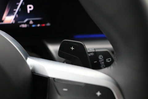 BMW X1 sDrive18i | M-Sport | Stoelverwarming | Camera | Apple Carplay | 18 Inch | Keyless