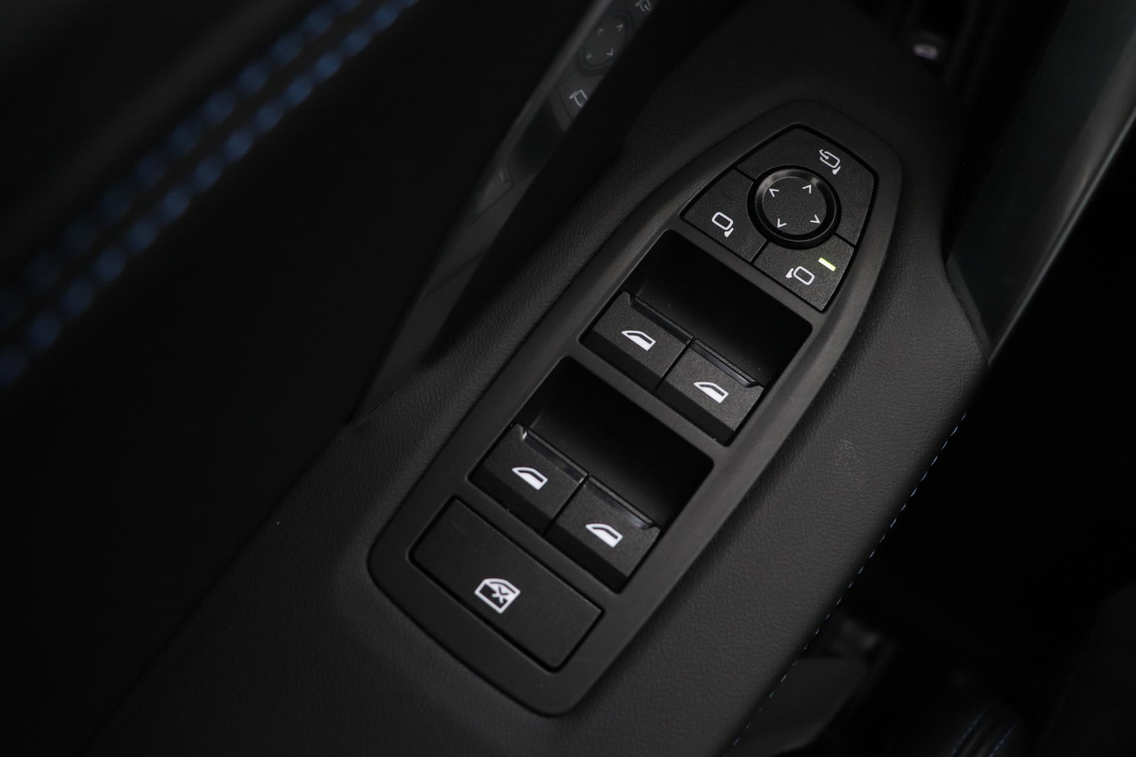 BMW X1 sDrive18i | M-Sport | Stoelverwarming | Camera | Apple Carplay | 18 Inch | Keyless