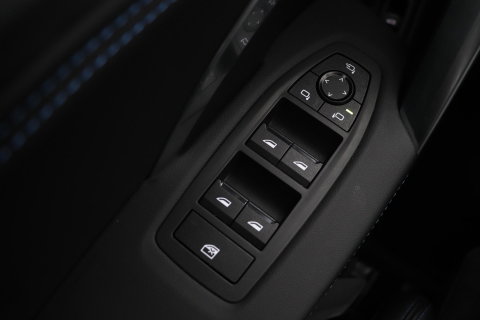 BMW X1 sDrive18i | M-Sport | Stoelverwarming | Camera | Apple Carplay | 18 Inch | Keyless