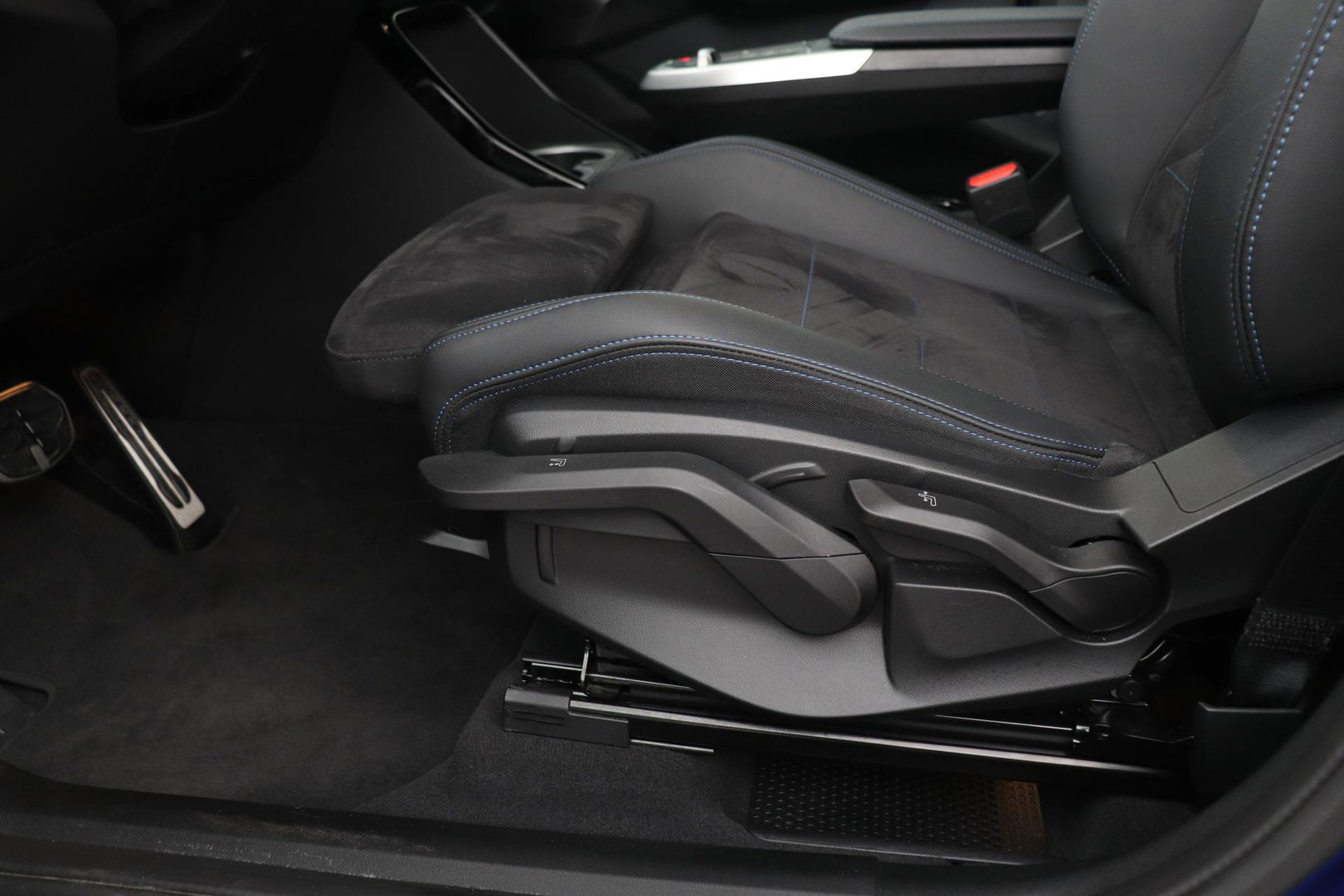 BMW X1 sDrive18i | M-Sport | Stoelverwarming | Camera | Apple Carplay | 18 Inch | Keyless