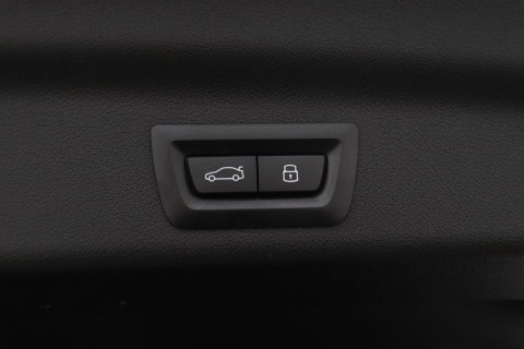 BMW X1 sDrive18i | M-Sport | Stoelverwarming | Camera | Apple Carplay | 18 Inch | Keyless