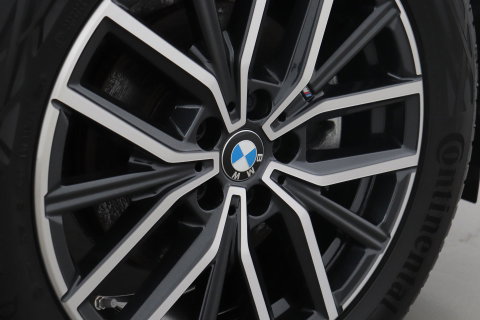 BMW X1 sDrive18i | M-Sport | Stoelverwarming | Camera | Apple Carplay | 18 Inch | Keyless