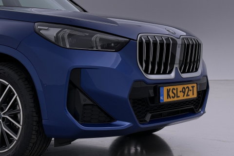 BMW X1 sDrive18i | M-Sport | Stoelverwarming | Camera | Apple Carplay | 18 Inch | Keyless