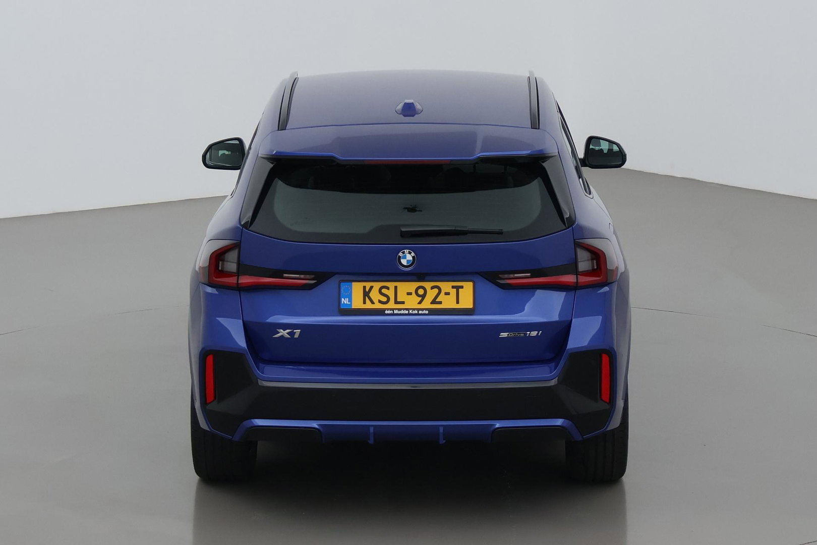 BMW X1 sDrive18i | M-Sport | Stoelverwarming | Camera | Apple Carplay | 18 Inch | Keyless