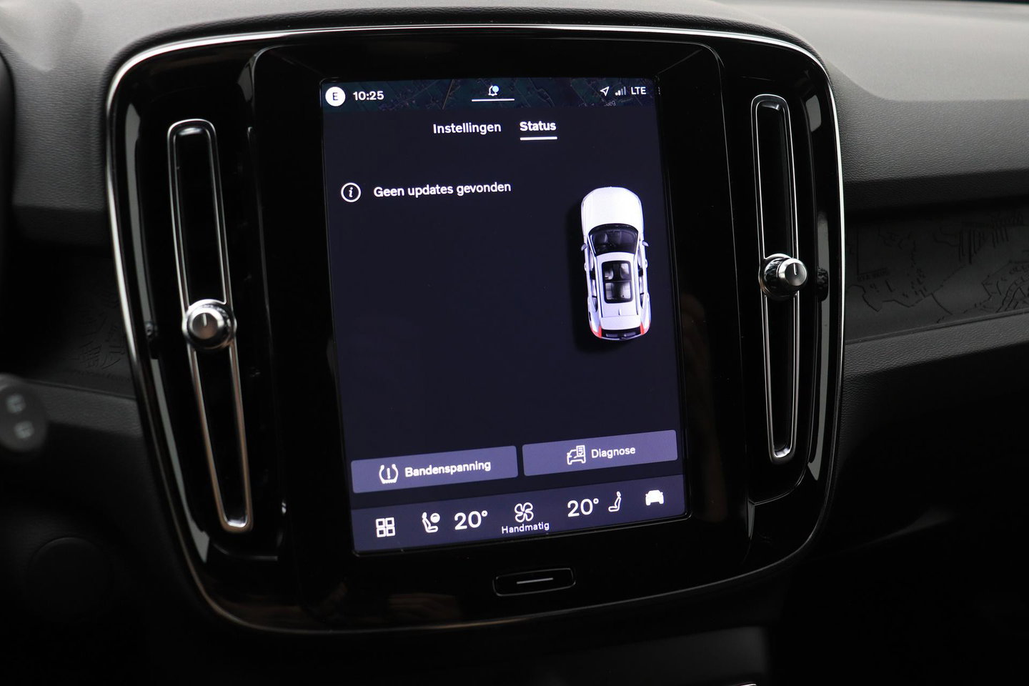 Volvo EX40 Extended Range Plus Black Edition 82 kWh | ACC | Harman/Kardon | 360° Camera | Stoel+Stuurverwarming | BLIS | 20 Inch