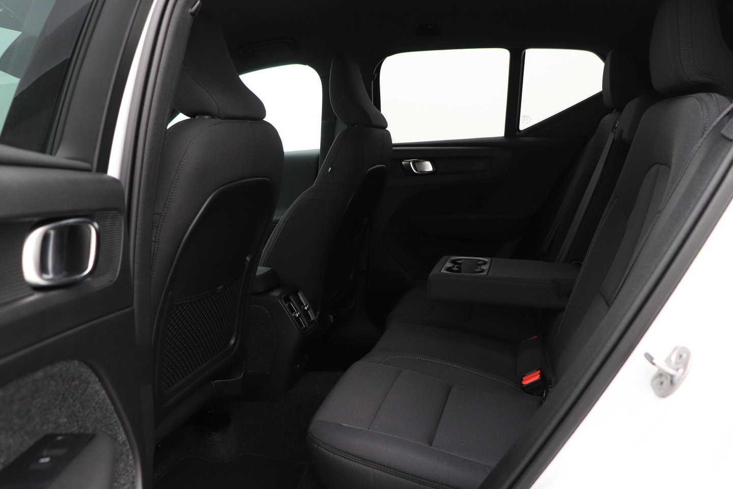 Volvo EX40 Extended Range Plus Black Edition 82 kWh | ACC | Harman/Kardon | 360° Camera | Stoel+Stuurverwarming | BLIS | 20 Inch