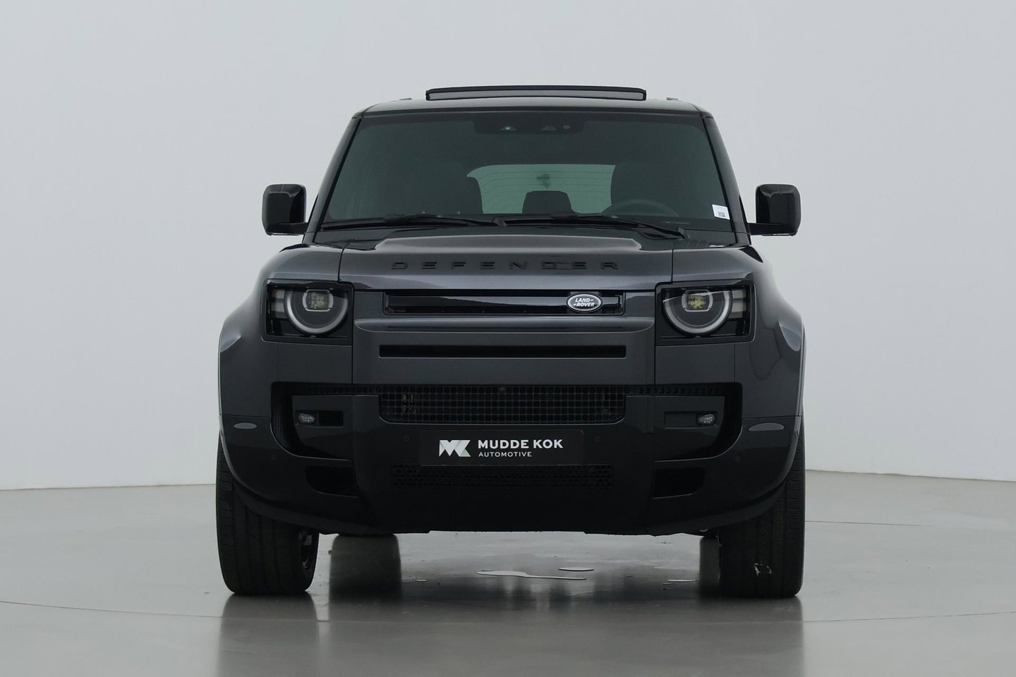 Land Rover Defender 2.0 P300e 110 X-Dynamic SE | FACELIFT | ACC | Panoramadak | ClearSight | Stoel+Stuurverwarming | Trekhaak