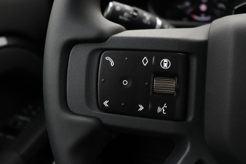Land Rover Defender 2.0 P300e 110 X-Dynamic SE | FACELIFT | ACC | Panoramadak | ClearSight | Stoel+Stuurverwarming | Trekhaak