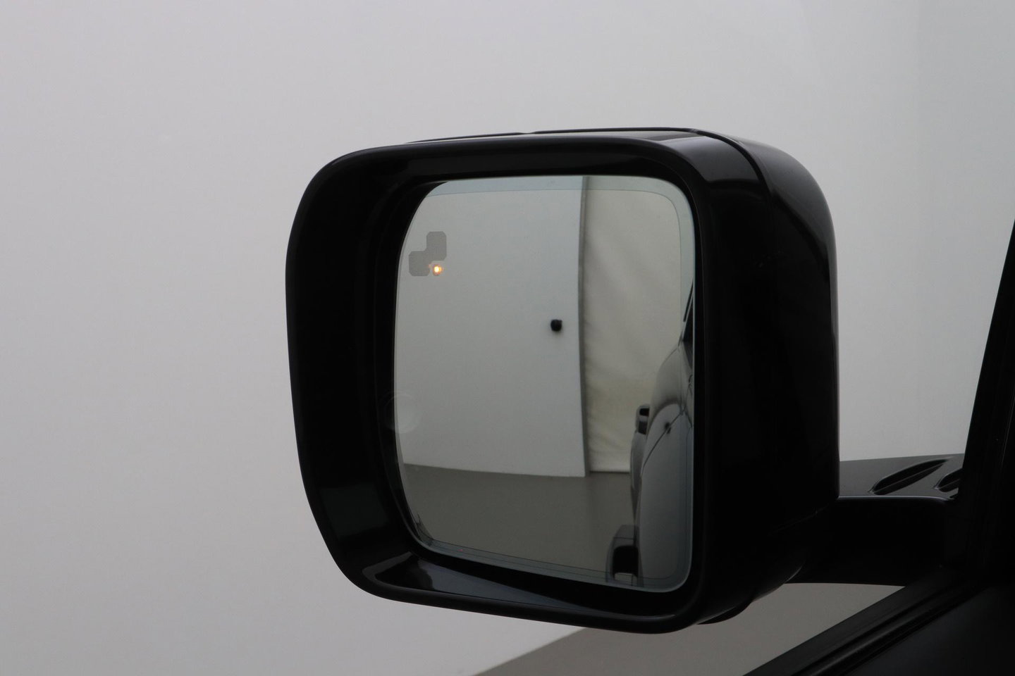 Land Rover Defender 2.0 P300e 110 X-Dynamic SE | FACELIFT | ACC | Panoramadak | ClearSight | Stoel+Stuurverwarming | Trekhaak