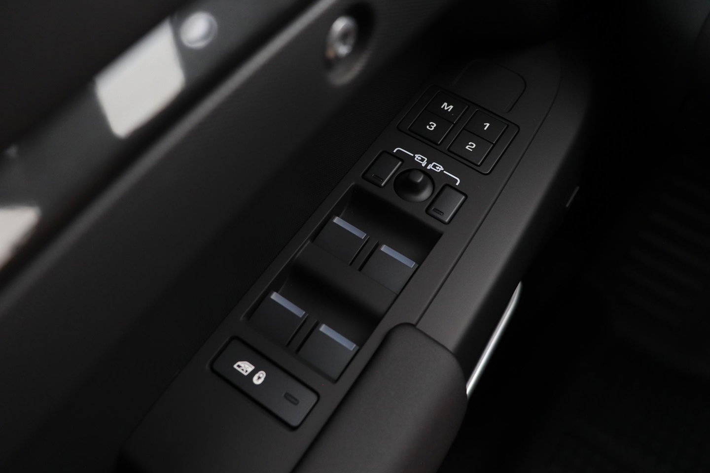 Land Rover Defender 2.0 P300e 110 X-Dynamic SE | FACELIFT | ACC | Panoramadak | ClearSight | Stoel+Stuurverwarming | Trekhaak
