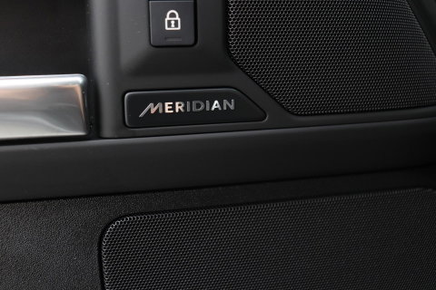 Land Rover Defender 2.0 P300e 110 X-Dynamic SE | FACELIFT | ACC | Panoramadak | ClearSight | Stoel+Stuurverwarming | Trekhaak