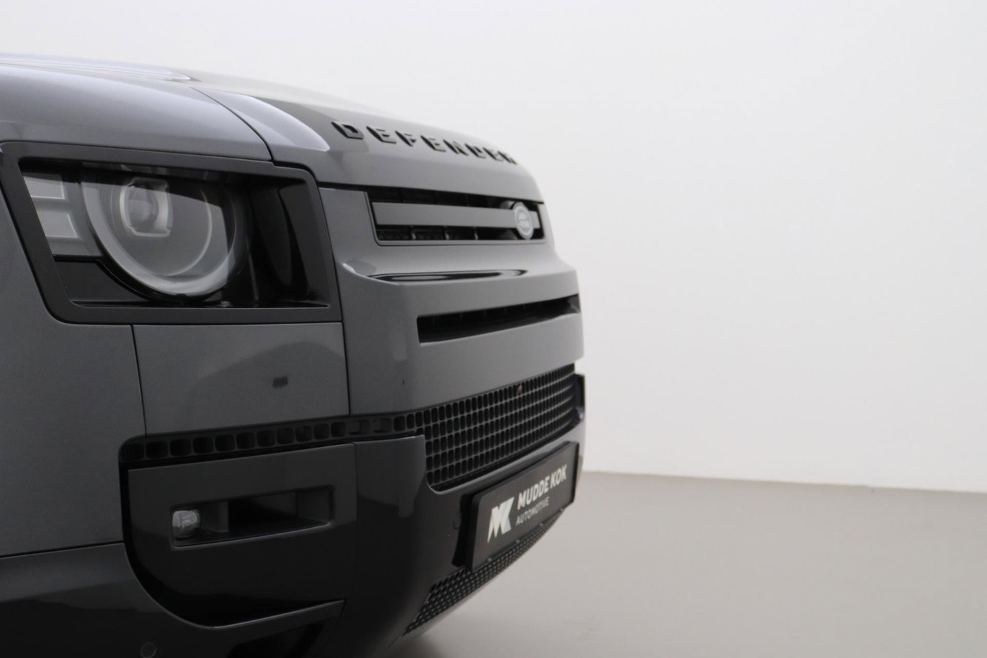Land Rover Defender 2.0 P300e 110 X-Dynamic SE | FACELIFT | ACC | Panoramadak | ClearSight | Stoel+Stuurverwarming | Trekhaak