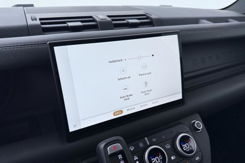 Land Rover Defender 110 2.0 P300e 110 X-Dynamic HSE | ACC | ClearSight | Trekhaak | Luchtvering | Panoramadak | Meridian Surround | 360° Camera | Ventilatie