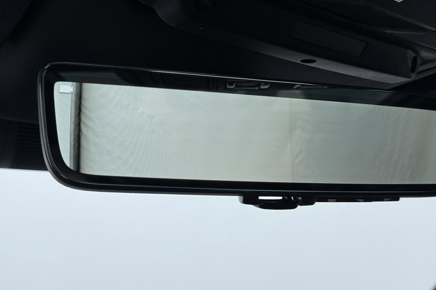 Land Rover Defender 110 2.0 P300e 110 X-Dynamic HSE | ACC | ClearSight | Trekhaak | Luchtvering | Panoramadak | Meridian Surround | 360° Camera | Ventilatie