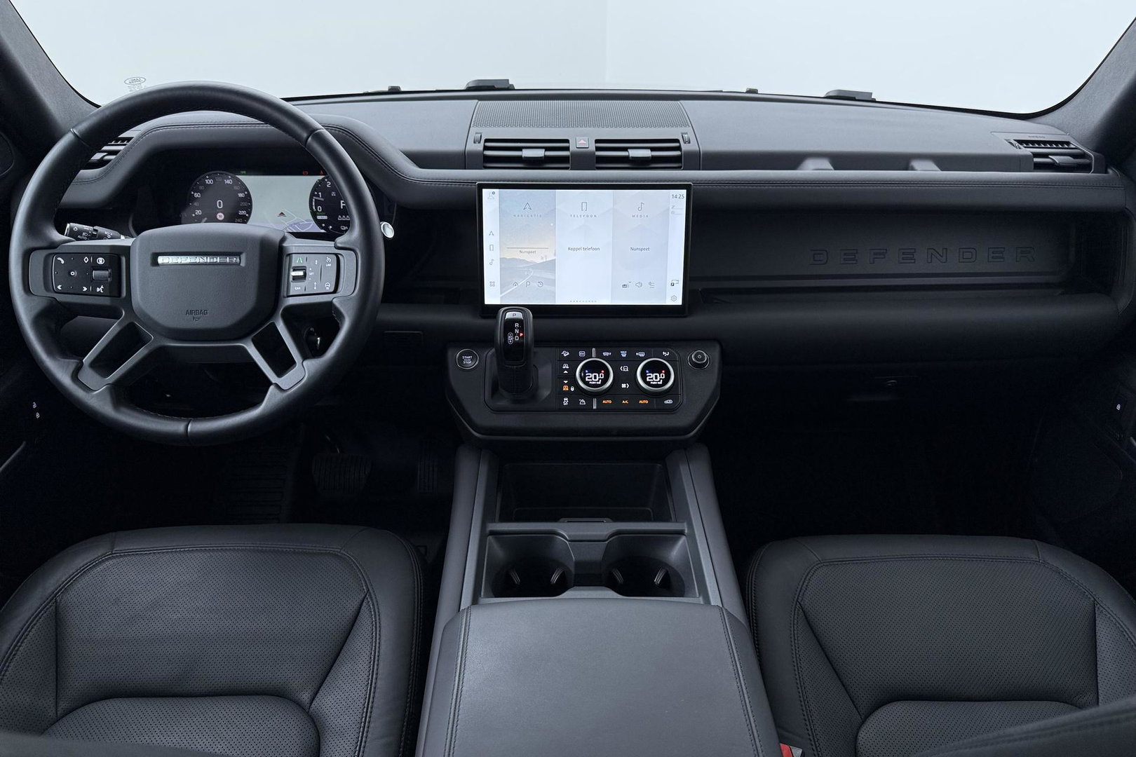 Land Rover Defender 110 2.0 P300e 110 X-Dynamic HSE | ACC | ClearSight | Trekhaak | Luchtvering | Panoramadak | Meridian Surround | 360° Camera | Ventilatie