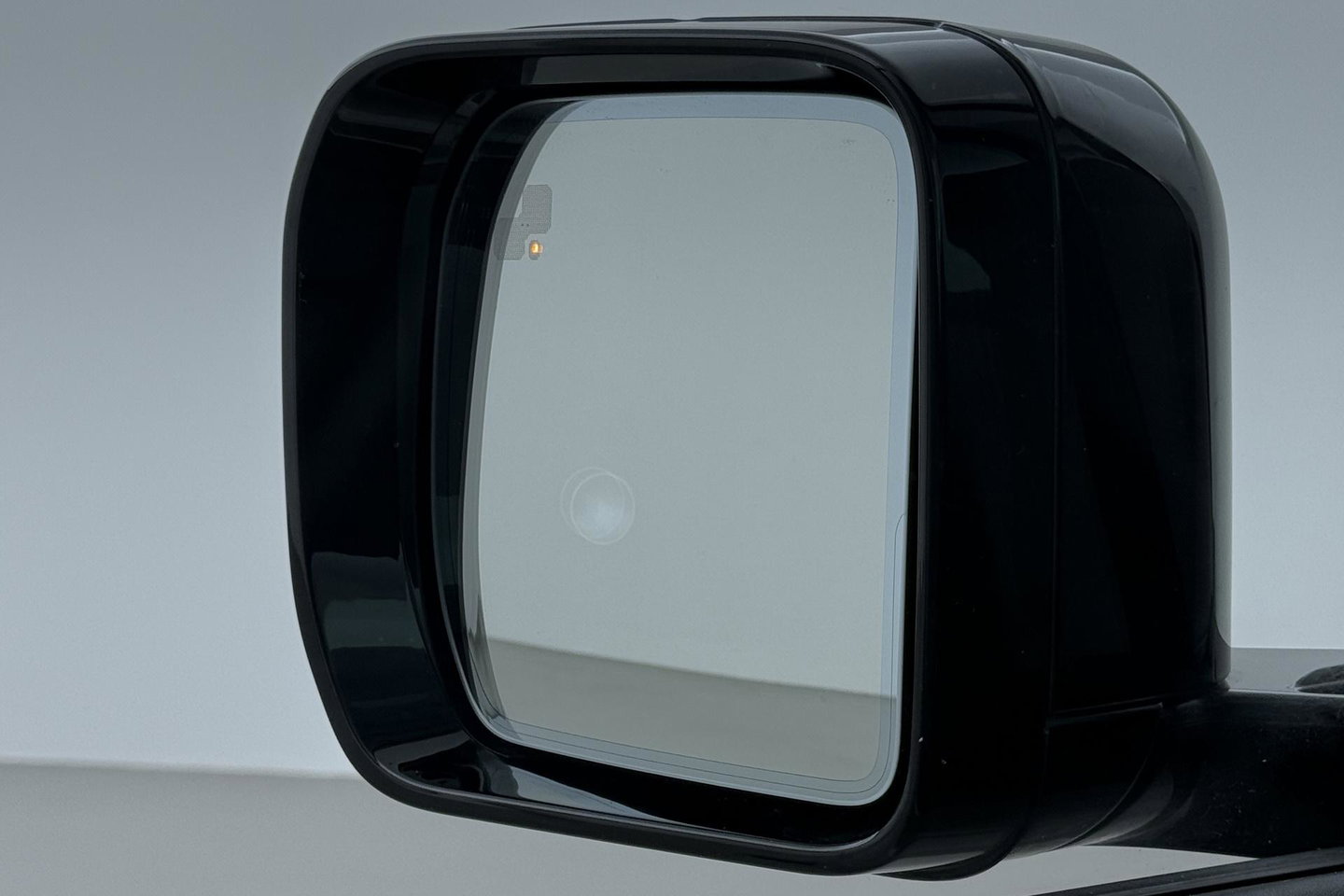 Land Rover Defender 110 2.0 P300e 110 X-Dynamic HSE | ACC | ClearSight | Trekhaak | Luchtvering | Panoramadak | Meridian Surround | 360° Camera | Ventilatie