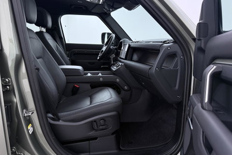Land Rover Defender 110 2.0 P300e 110 X-Dynamic HSE | ACC | ClearSight | Trekhaak | Luchtvering | Panoramadak | Meridian Surround | 360° Camera | Ventilatie