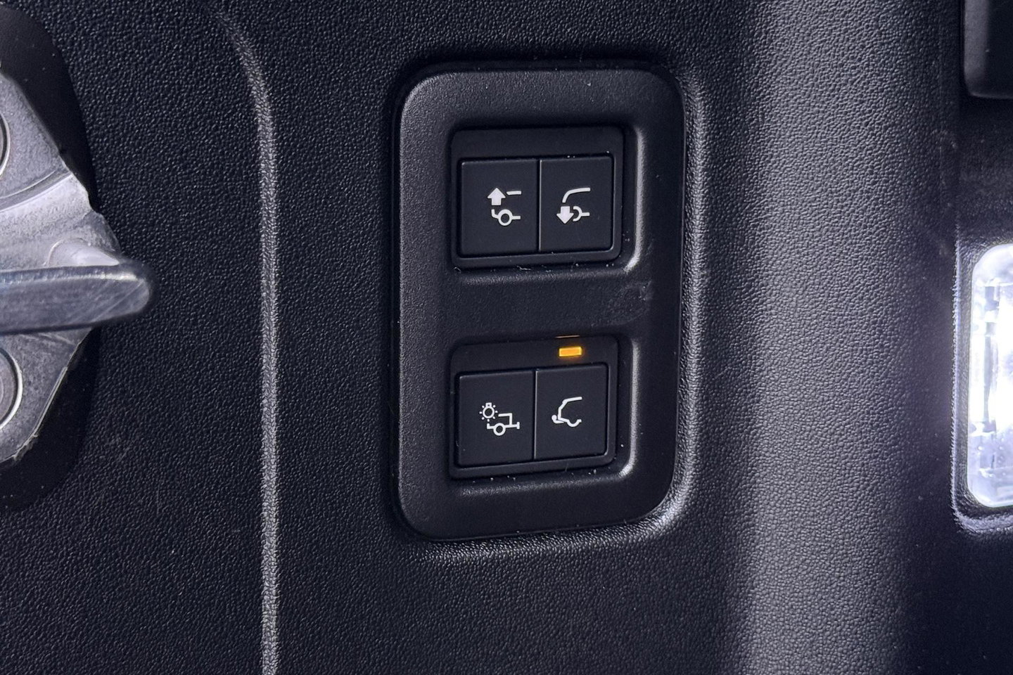 Land Rover Defender 110 2.0 P300e 110 X-Dynamic HSE | ACC | ClearSight | Trekhaak | Luchtvering | Panoramadak | Meridian Surround | 360° Camera | Ventilatie