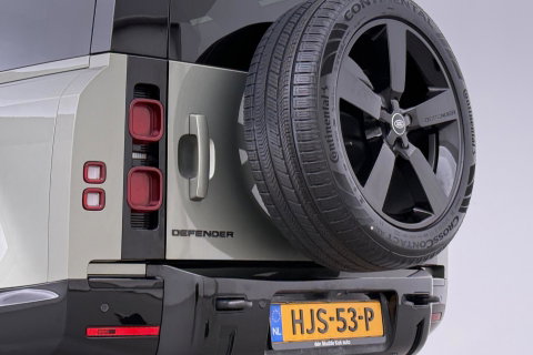 Land Rover Defender 110 2.0 P300e 110 X-Dynamic HSE | ACC | ClearSight | Trekhaak | Luchtvering | Panoramadak | Meridian Surround | 360° Camera | Ventilatie