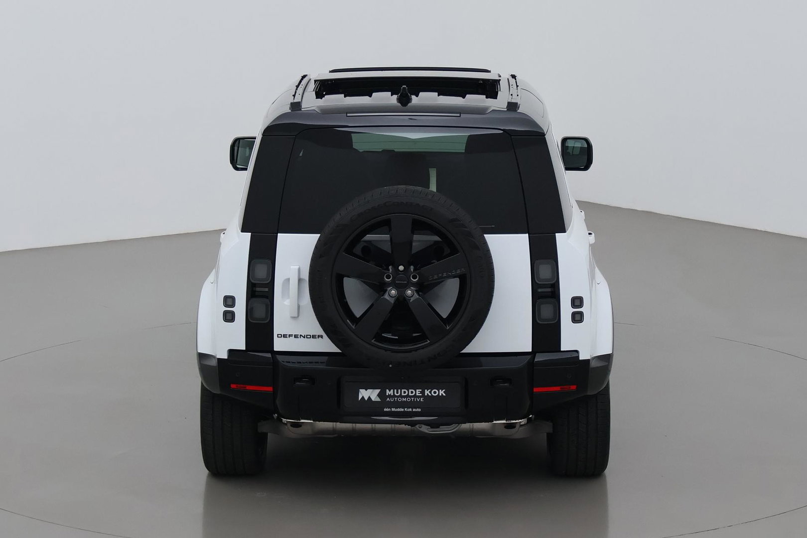 Land Rover Defender 2.0 P300e 110 X-Dynamic SE | FACELIFT | ACC | Panoramadak | ClearSight | Stoel+Stuurverwarming | Trekhaak
