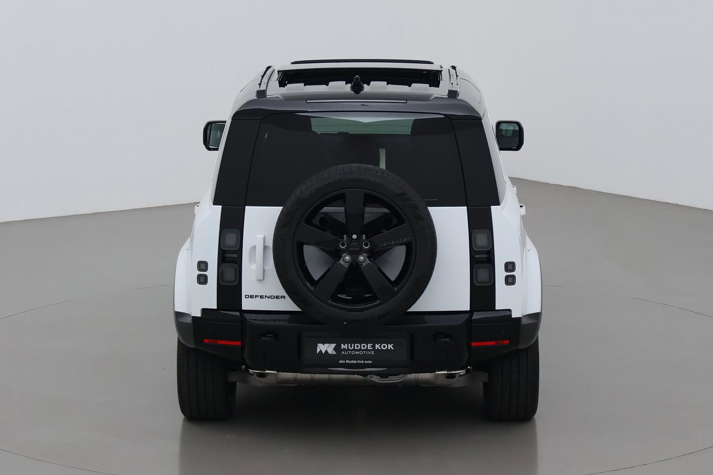 Land Rover Defender 2.0 P300e 110 X-Dynamic SE | FACELIFT | ACC | Panoramadak | ClearSight | Stoel+Stuurverwarming | Trekhaak