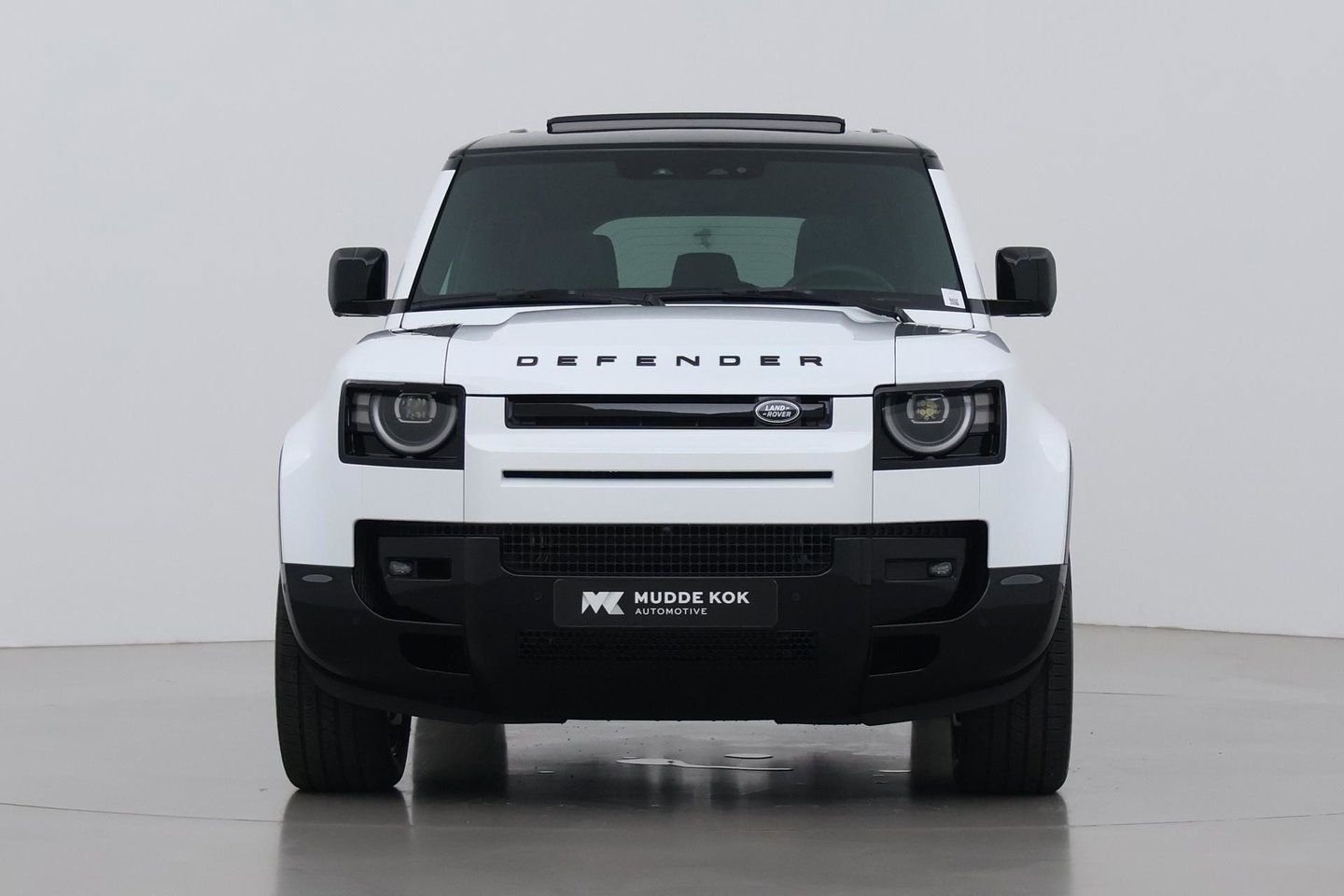 Land Rover Defender 2.0 P300e 110 X-Dynamic SE | FACELIFT | ACC | Panoramadak | ClearSight | Stoel+Stuurverwarming | Trekhaak