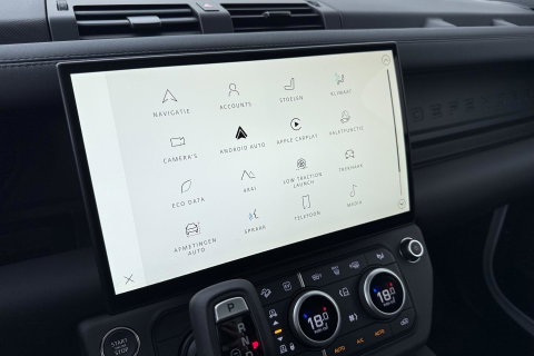 Land Rover Defender 2.0 P300e 110 X-Dynamic SE | FACELIFT | ACC | Panoramadak | ClearSight | Stoel+Stuurverwarming | Trekhaak