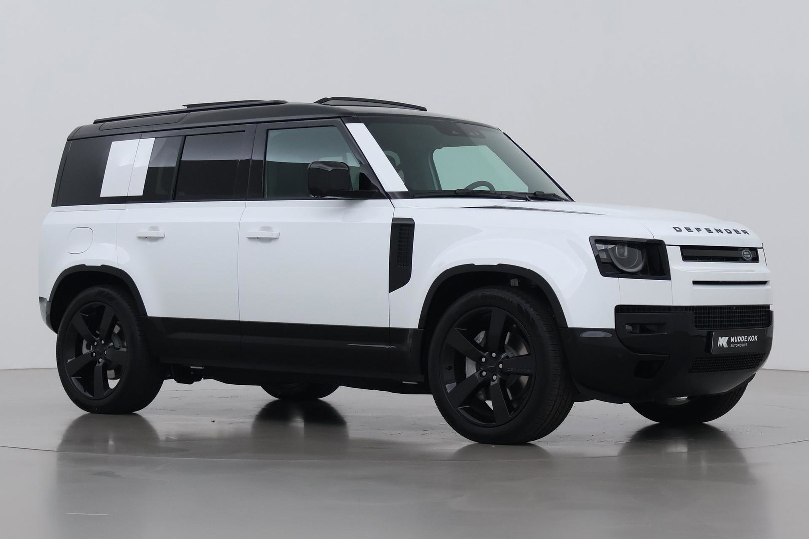 Land Rover Defender 2.0 P300e 110 X-Dynamic SE | FACELIFT | ACC | Panoramadak | ClearSight | Stoel+Stuurverwarming | Trekhaak