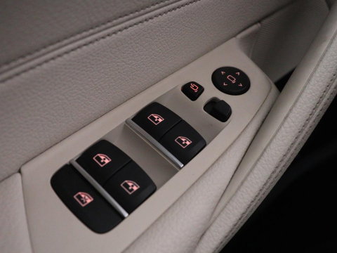 BMW 5 Serie 530e iPerformance High Executive | Leder | Elektrische stoelen | Stoelverwarming | Sfeerverlichting | Adaptive cruise | Carplay | Climate control | Camera | Park assist | PHEV