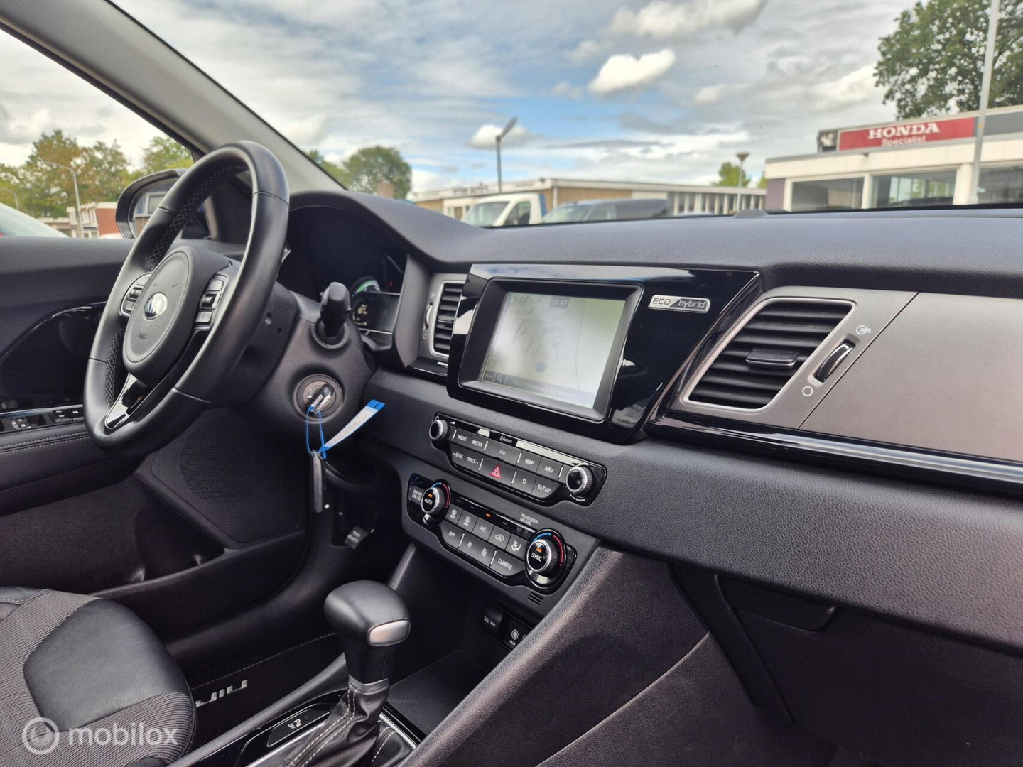 Kia Niro 1.6 GDi Hybrid DynamicLine, Trekhaak, Dealer onderhouden!