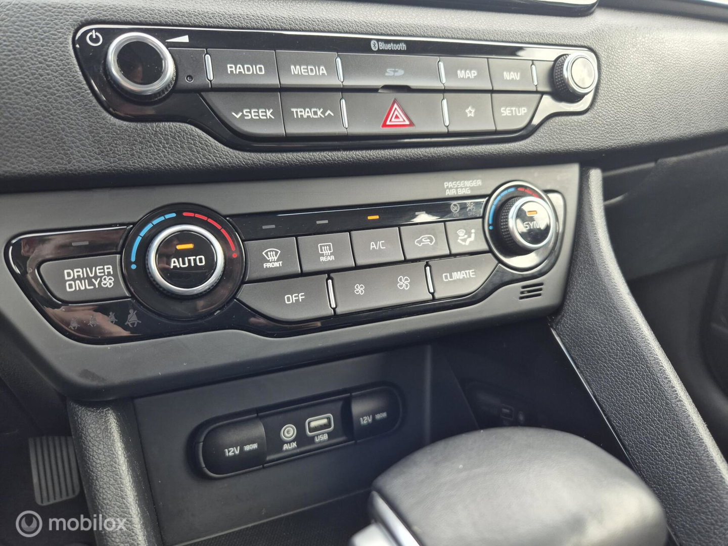 Kia Niro 1.6 GDi Hybrid DynamicLine, Trekhaak, Dealer onderhouden!