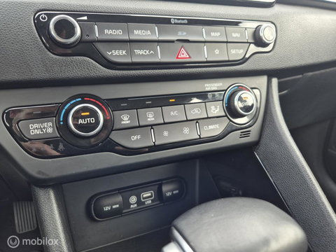 Kia Niro 1.6 GDi Hybrid DynamicLine, Trekhaak, Dealer onderhouden!