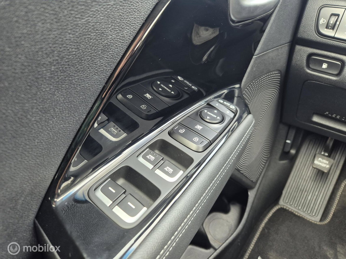 Kia Niro 1.6 GDi Hybrid DynamicLine, Trekhaak, Dealer onderhouden!