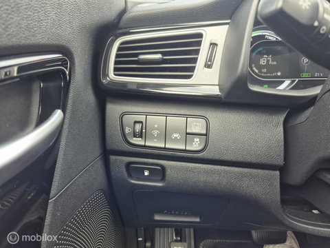 Kia Niro 1.6 GDi Hybrid DynamicLine, Trekhaak, Dealer onderhouden!