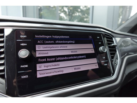 Volkswagen T-Roc 1.5 TSI Sport Business R PANO CAM ACC