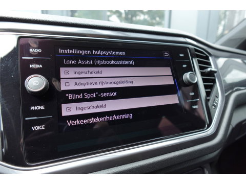 Volkswagen T-Roc 1.5 TSI Sport Business R PANO CAM ACC