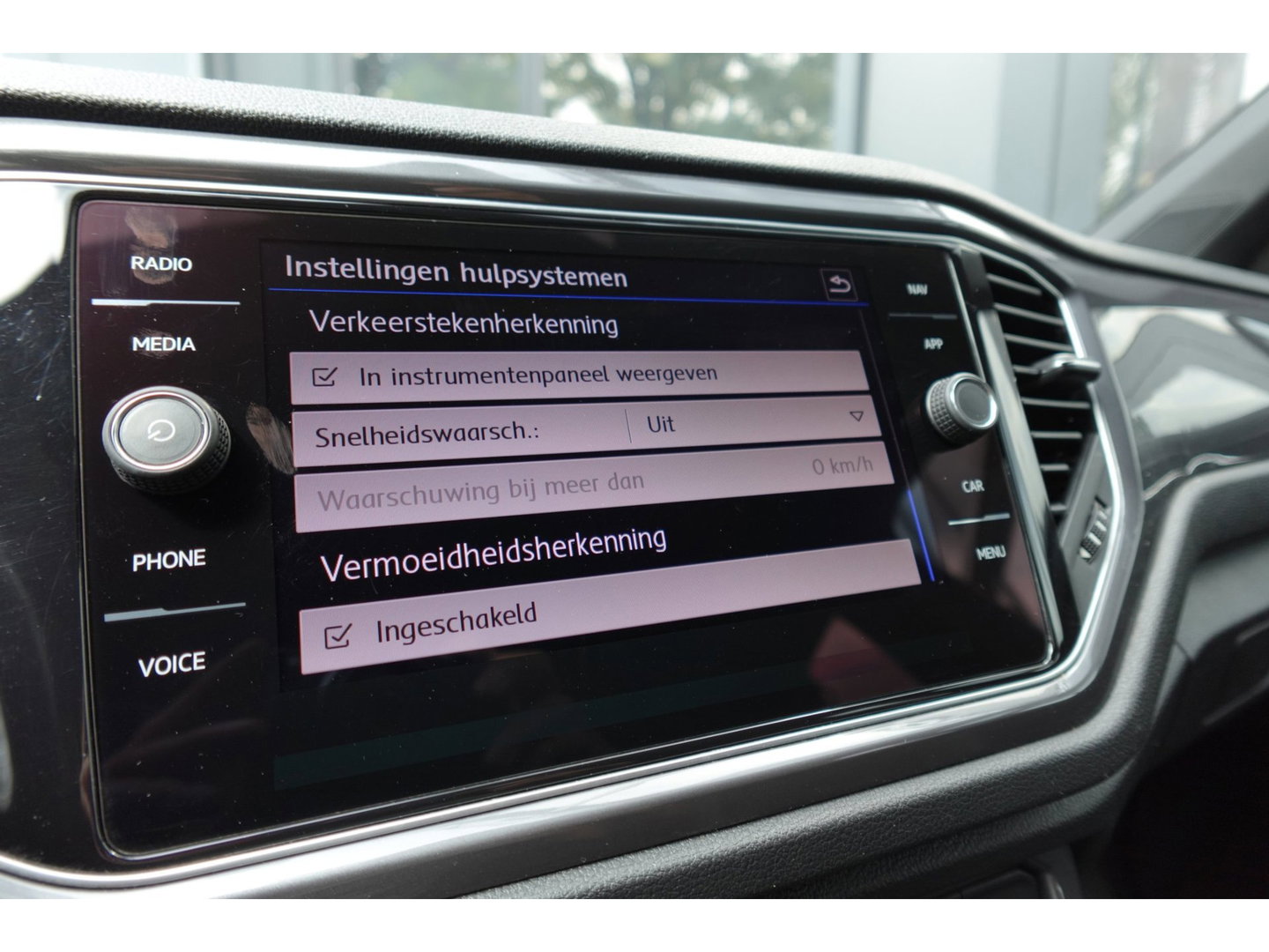 Volkswagen T-Roc 1.5 TSI Sport Business R PANO CAM ACC