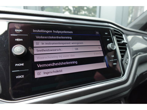 Volkswagen T-Roc 1.5 TSI Sport Business R PANO CAM ACC