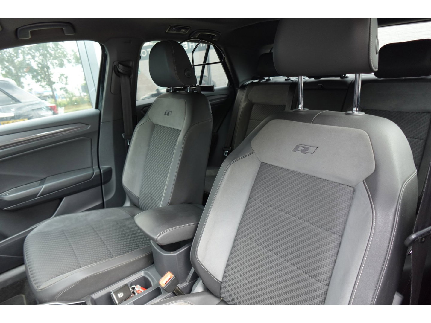 Volkswagen T-Roc 1.5 TSI Sport Business R PANO CAM ACC