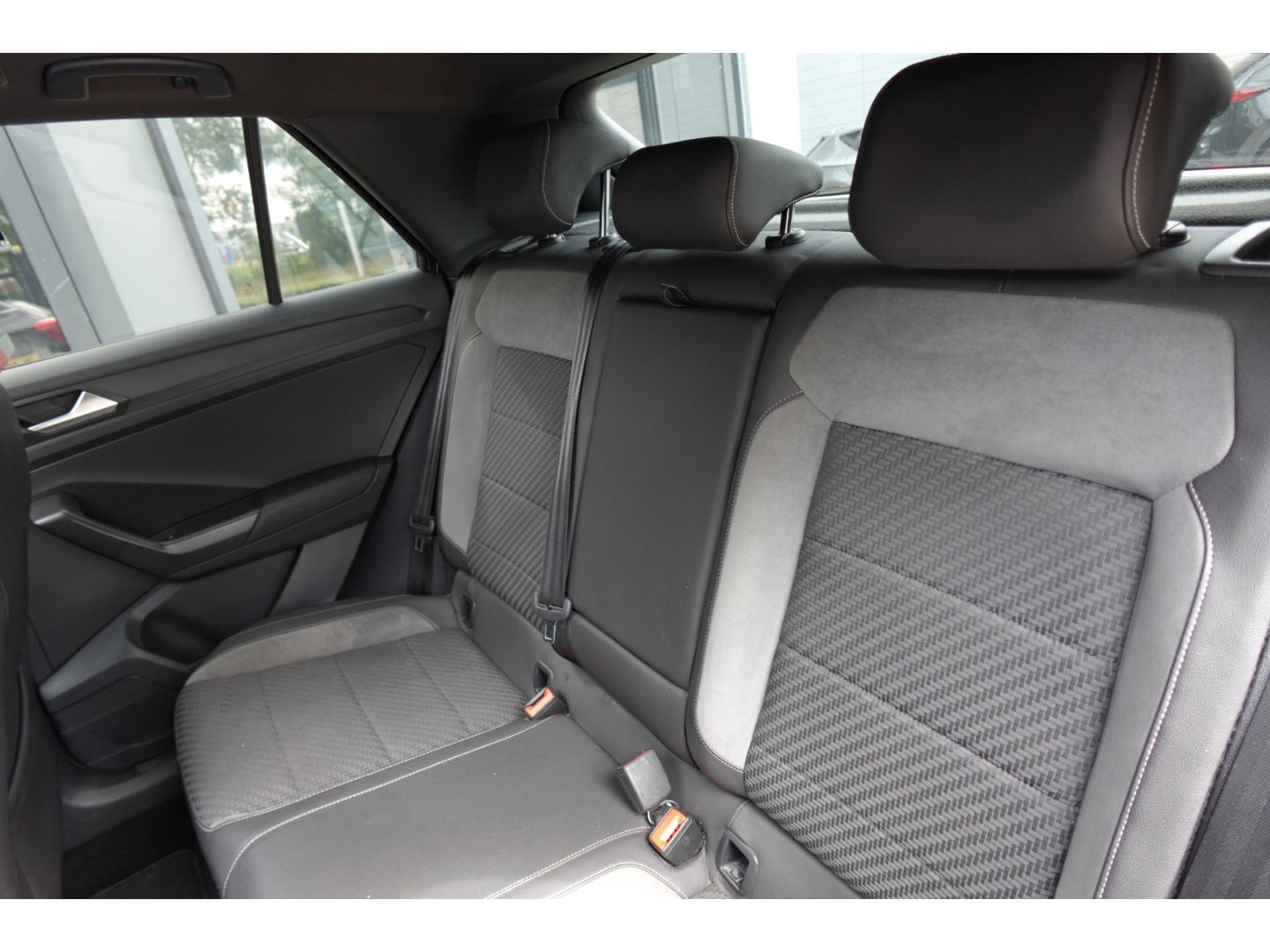 Volkswagen T-Roc 1.5 TSI Sport Business R PANO CAM ACC
