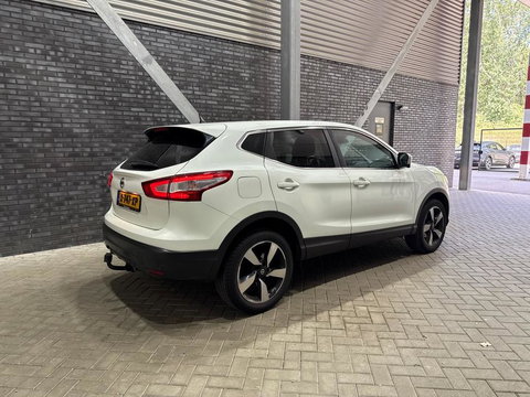 Nissan QASHQAI 1.2 Acenta | Trekhaak | 360° Camera | Keyless Entry | Getint Glas