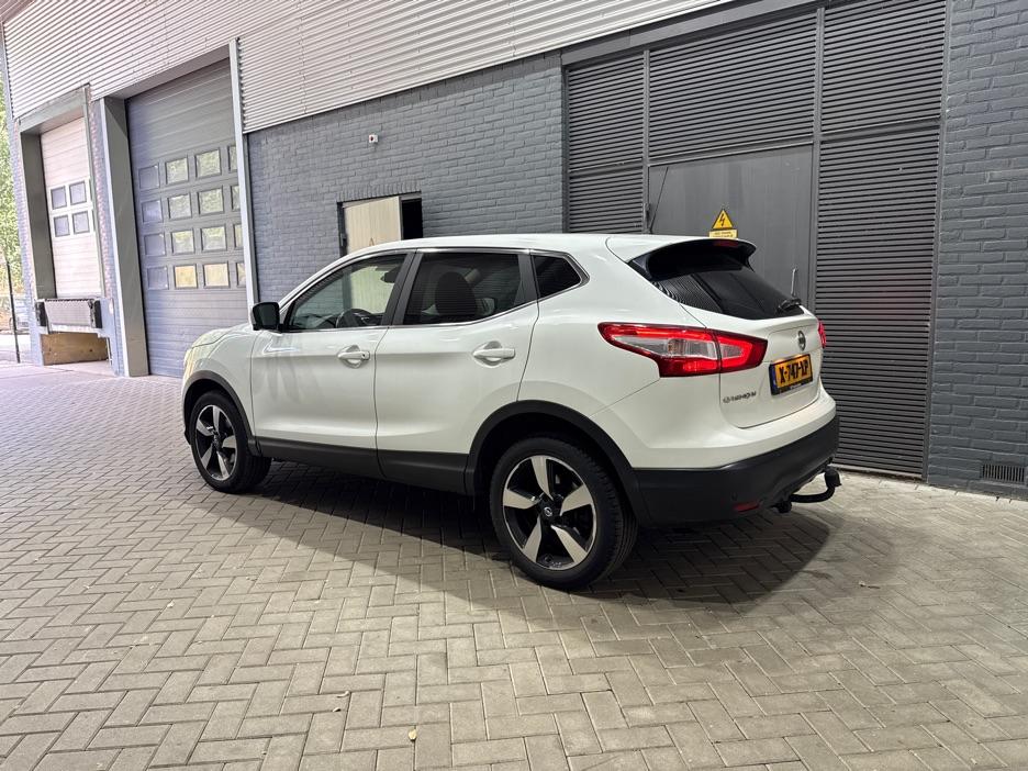 Nissan QASHQAI 1.2 Acenta | Trekhaak | 360° Camera | Keyless Entry | Getint Glas