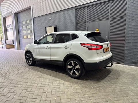 Nissan QASHQAI 1.2 Acenta | Trekhaak | 360° Camera | Keyless Entry | Getint Glas