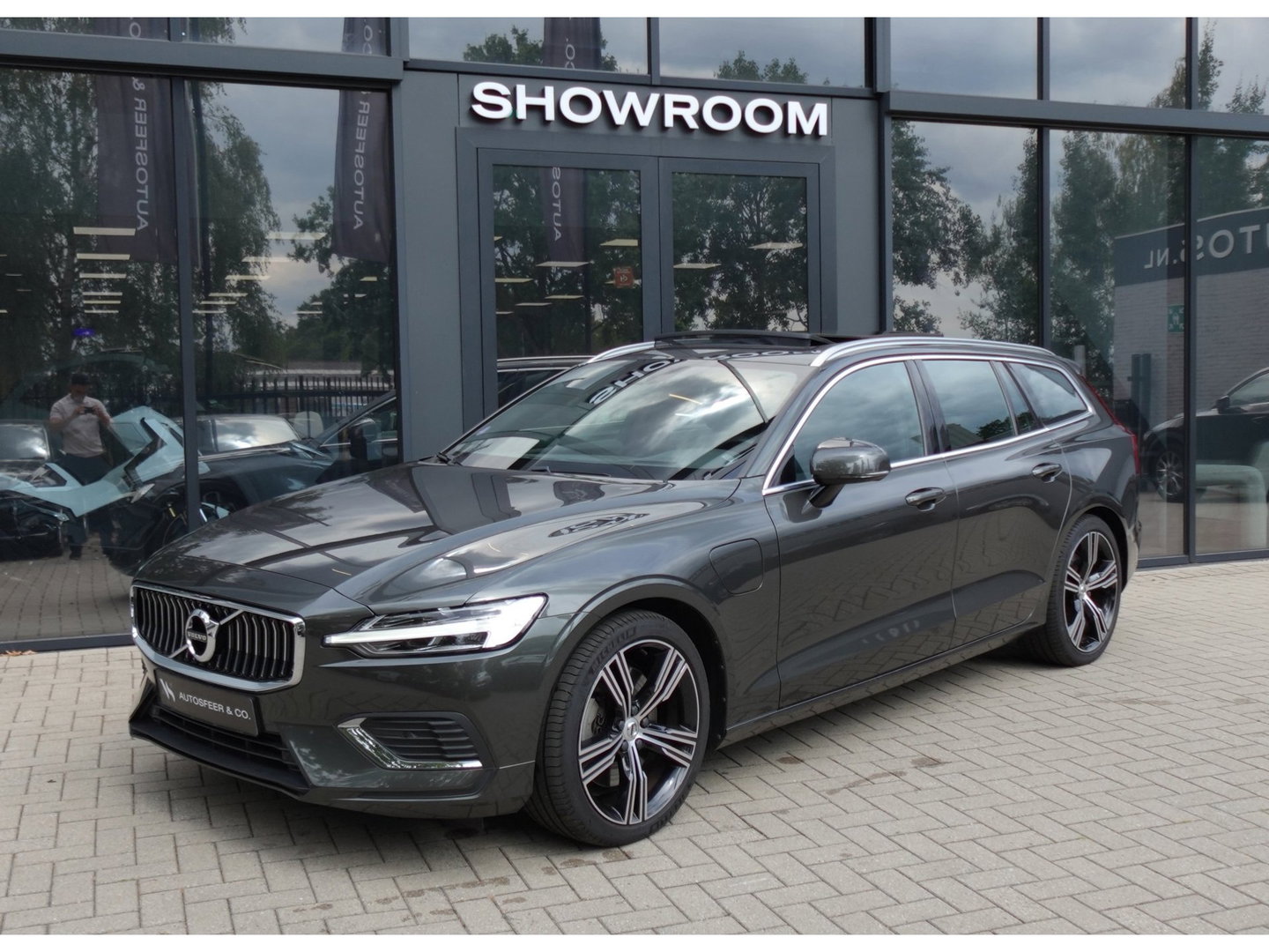 Volvo V60 2.0 T8 Twin Engine AWD Inscription PANO KEYLESS