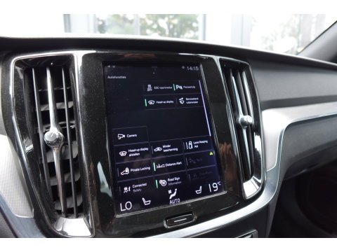 Volvo V60 2.0 T8 Twin Engine AWD Inscription PANO KEYLESS